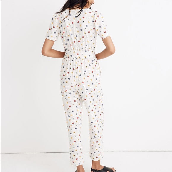 NWT- Madewell Puff-Sleeve Tapered Jumpsuit in Confetti Floral - Size 6 - Picture 3 of 9